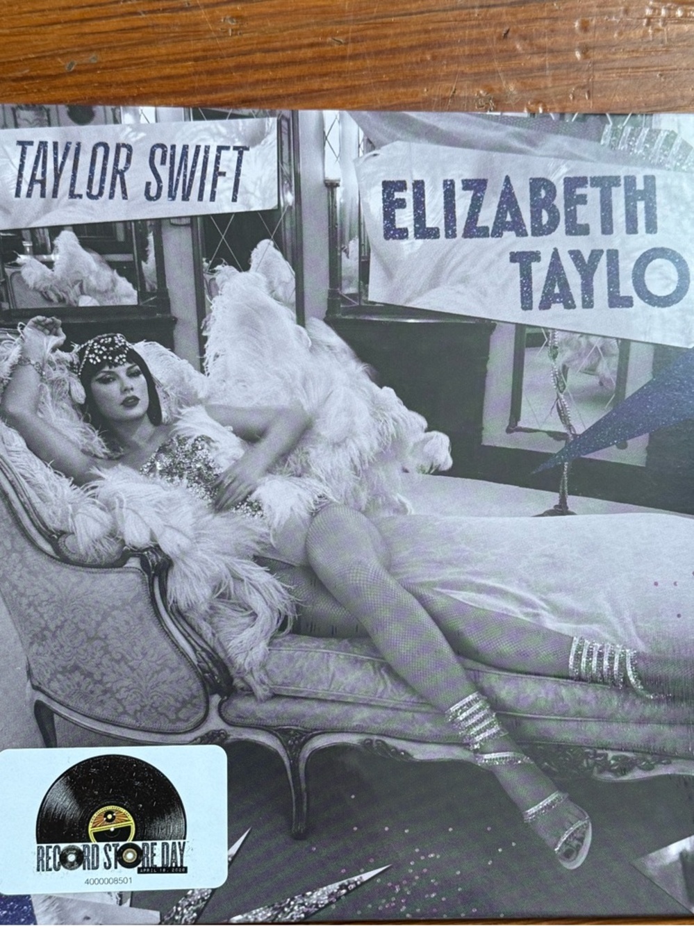 Taylor Swift Elizabeth Taylor 2026 RSD 7” vinyl!
New and sealed